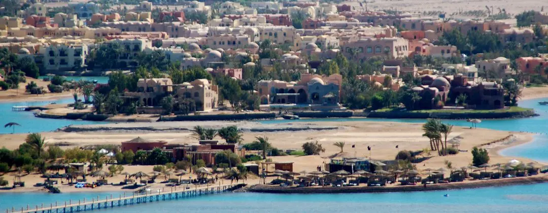Lagoons, beaches and villas in El Gouna